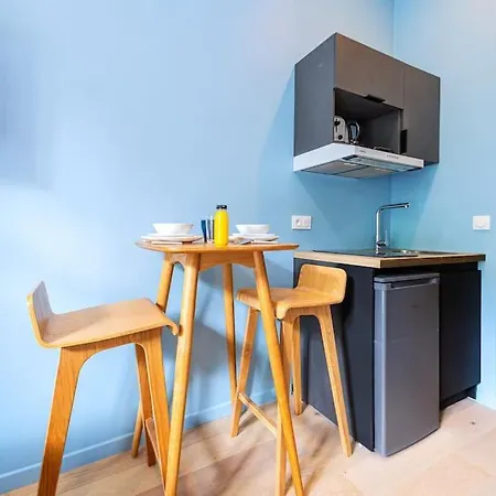 Magnifique Confortable A 17eme - Ii Διαμέρισμα
